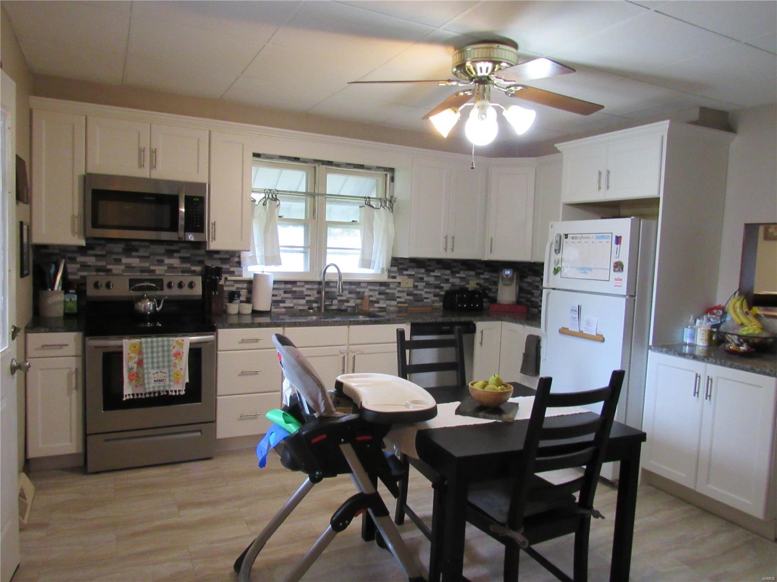 1813 State Street Alton, IL 62002 - Photo 10 of 26