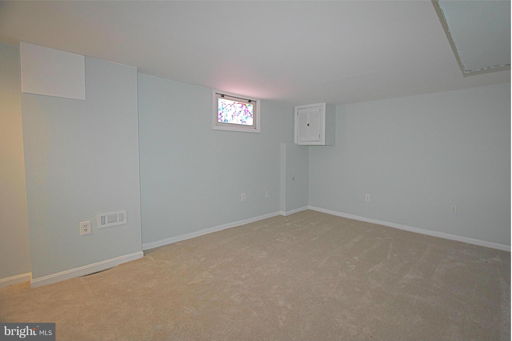 7034 Dunbar Road Dundalk, MD 21222 - Photo 16 of 22 Family Room