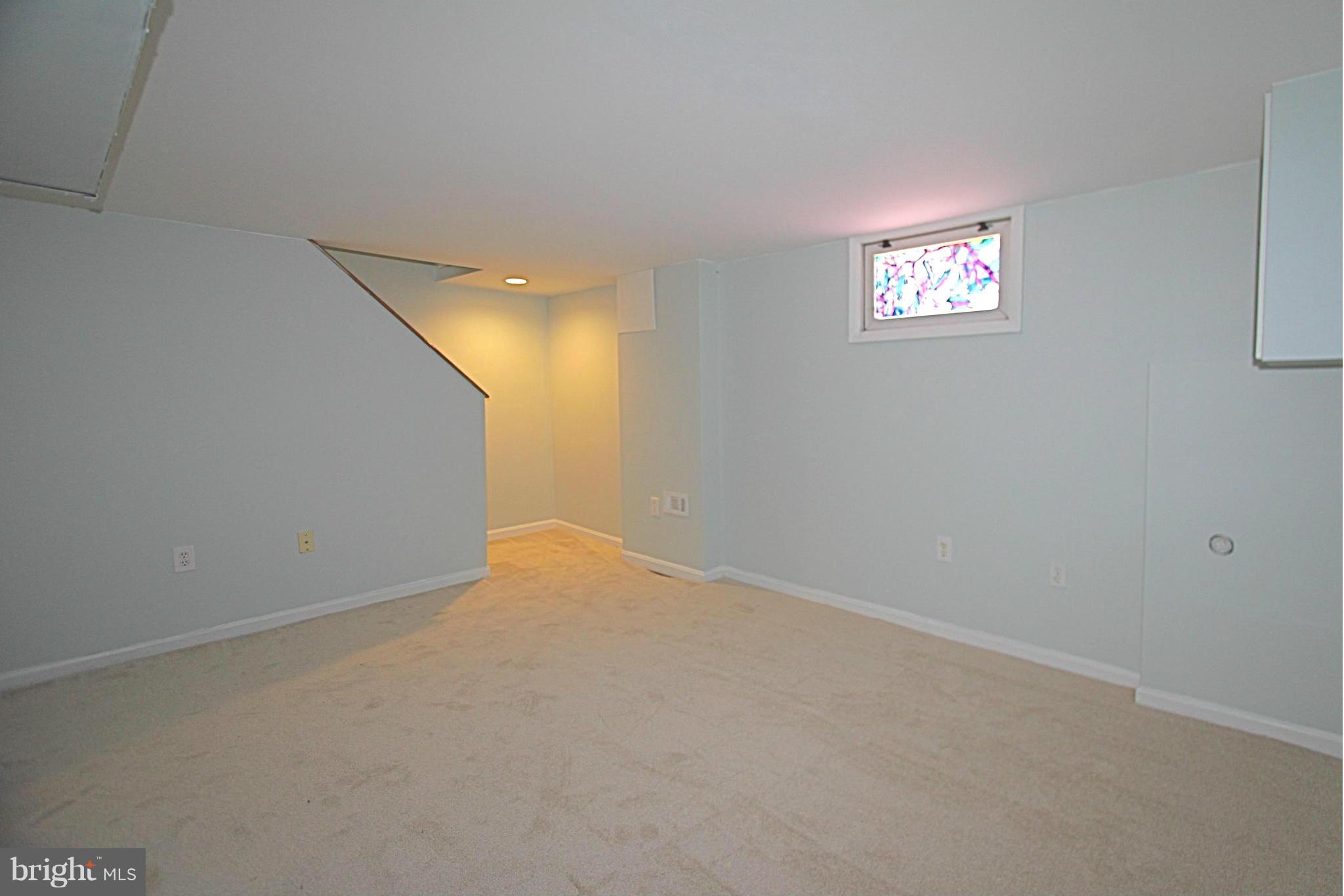 7034 Dunbar Road Dundalk, MD 21222 - Photo 17 of 22 Family Room