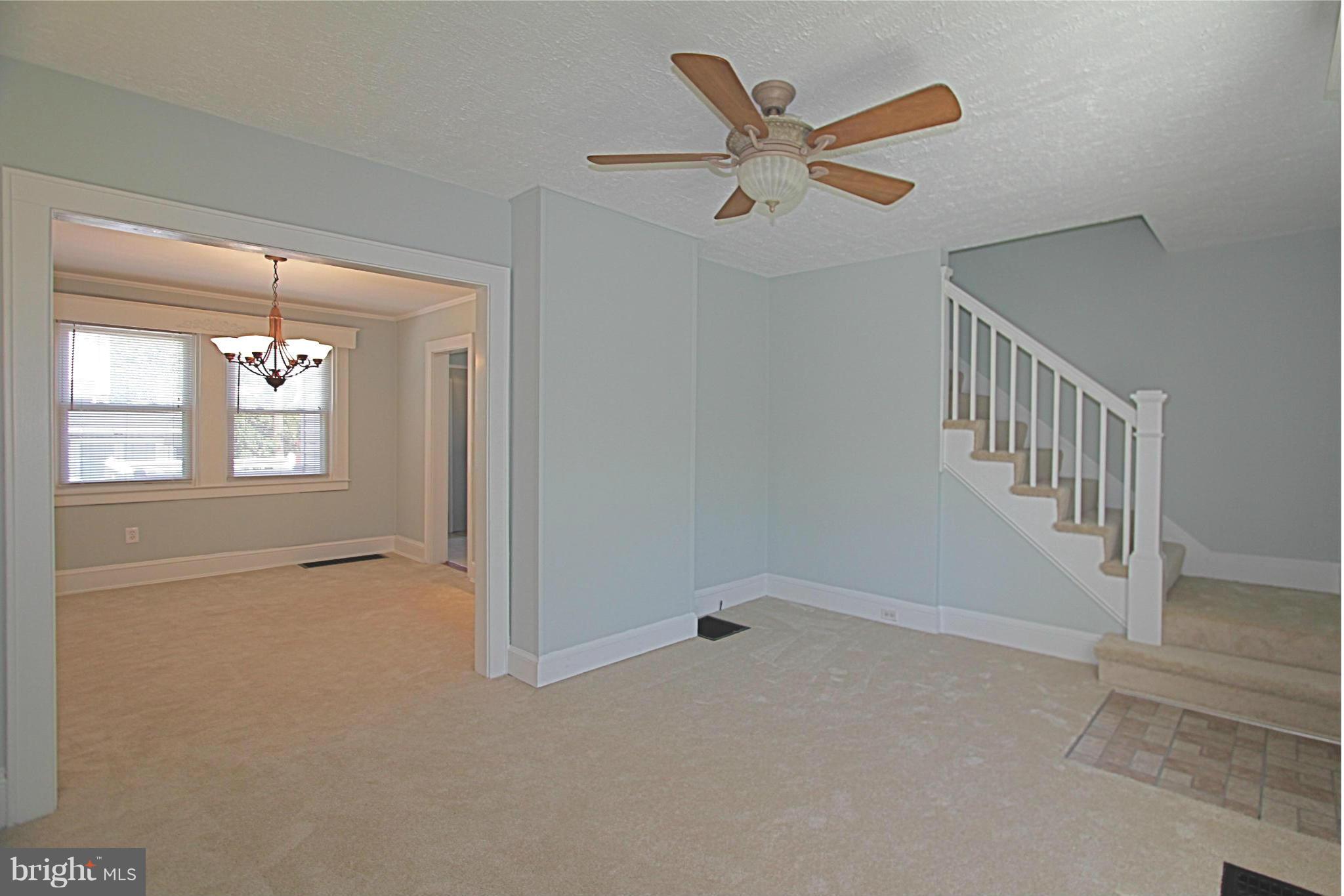 7034 Dunbar Road Dundalk, MD 21222 - Photo 4 of 22 Living Room