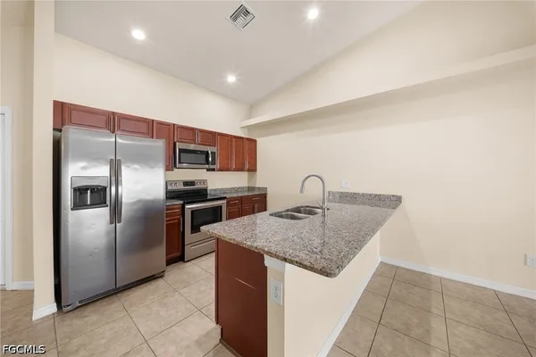 $1,750 | 2820 Southwest 7th Place, Cape Coral, FL 33914