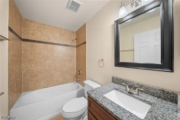 $1,750 | 2820 Southwest 7th Place, Cape Coral, FL 33914