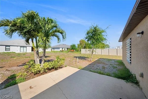 $1,750 | 2820 Southwest 7th Place, Cape Coral, FL 33914