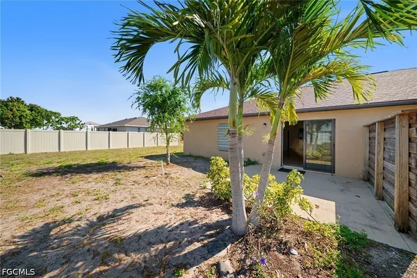 $1,750 | 2820 Southwest 7th Place, Cape Coral, FL 33914