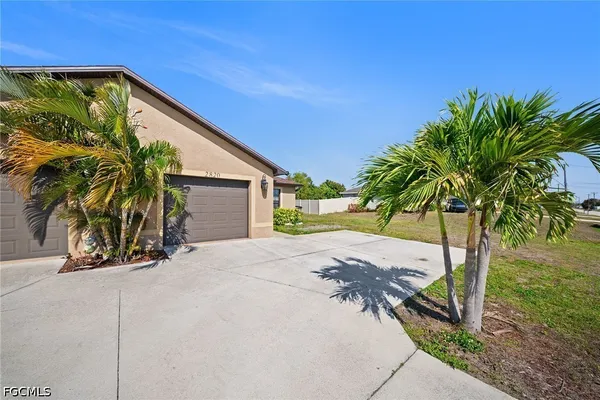 $1,750 | 2820 Southwest 7th Place, Cape Coral, FL 33914