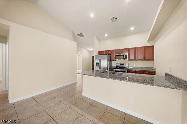 $1,750 | 2820 Southwest 7th Place, Cape Coral, FL 33914