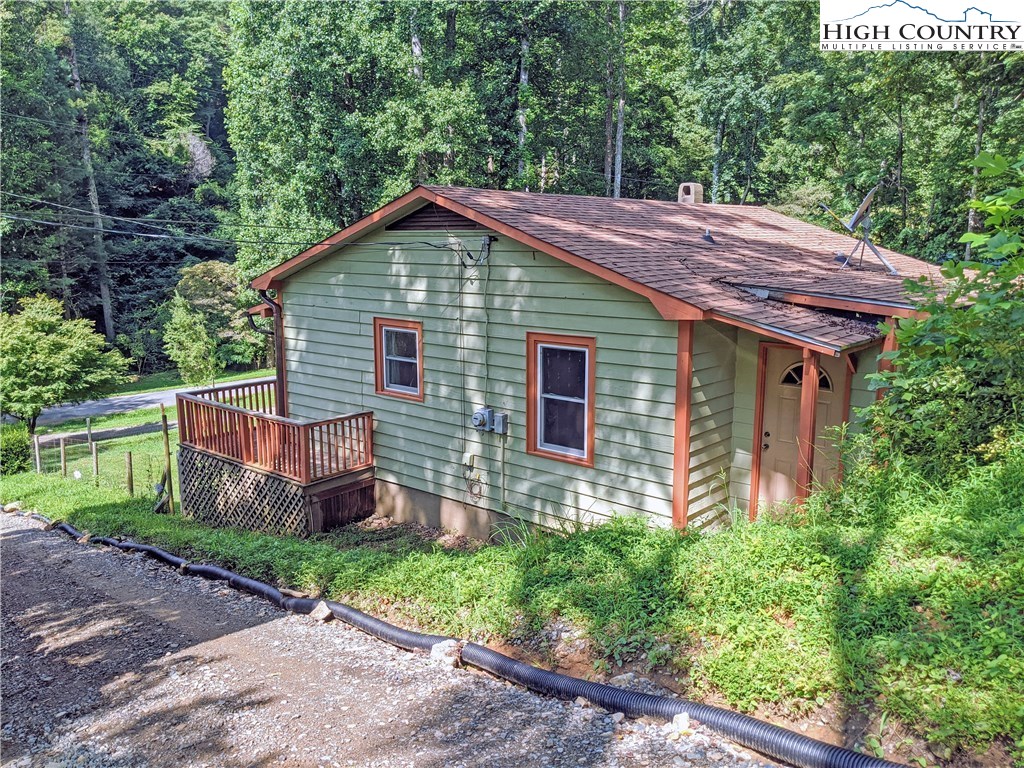 616-618 Rhymer Branch Road Deep Gap, NC 28618 - Photo 27 of 47 Gallery Image 27
