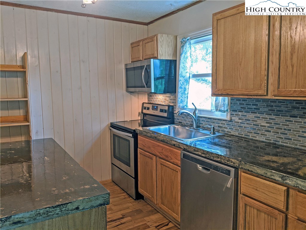 616-618 Rhymer Branch Road Deep Gap, NC 28618 - Photo 33 of 47 Gallery Image 33
