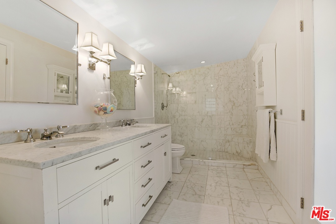 29846 Harvester Road Malibu, CA 90265 - Photo 12 of 26 Gallery Image 12