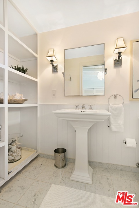 29846 Harvester Road Malibu, CA 90265 - Photo 15 of 26 Gallery Image 15
