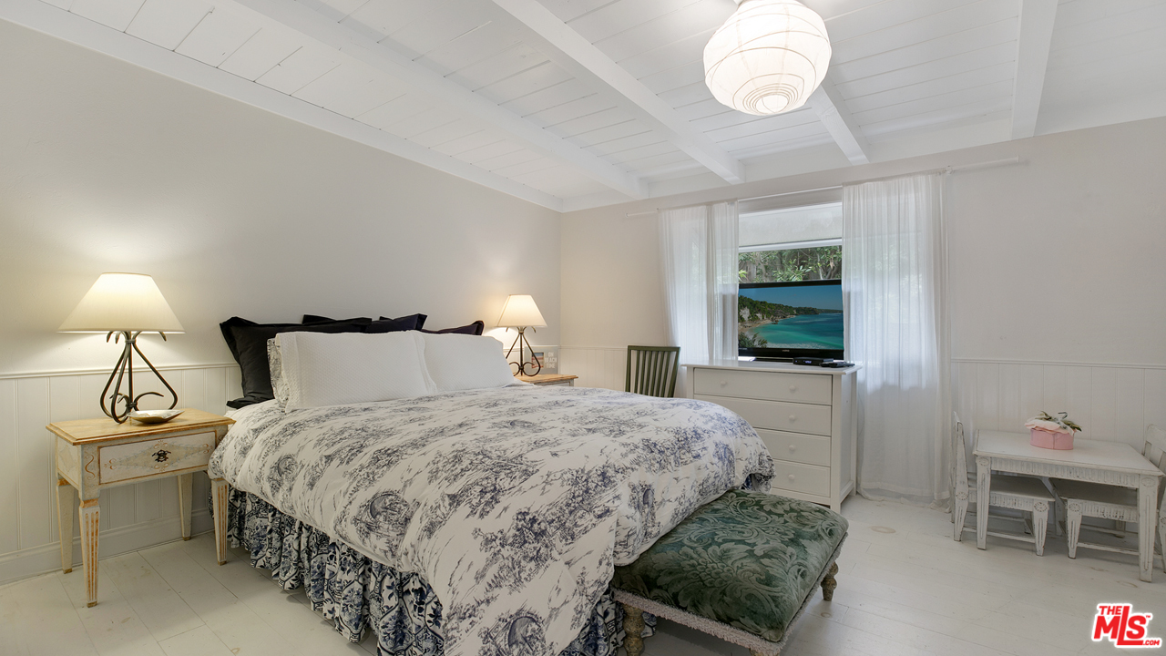 29846 Harvester Road Malibu, CA 90265 - Photo 17 of 26 Gallery Image 17