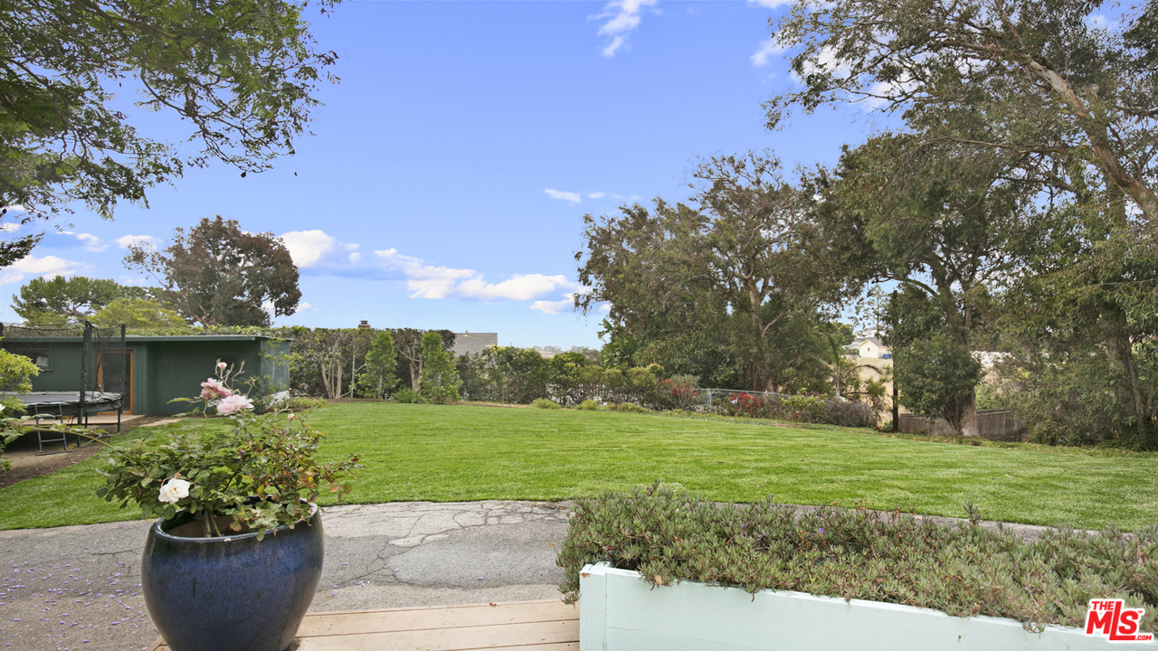 29846 Harvester Road Malibu, CA 90265 - Photo 21 of 26 Gallery Image 21