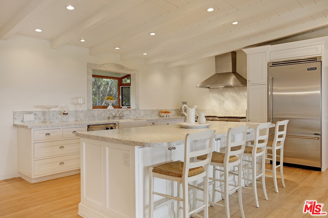 29846 Harvester Road Malibu, CA 90265 - Photo 8 of 26 Gallery Image 8