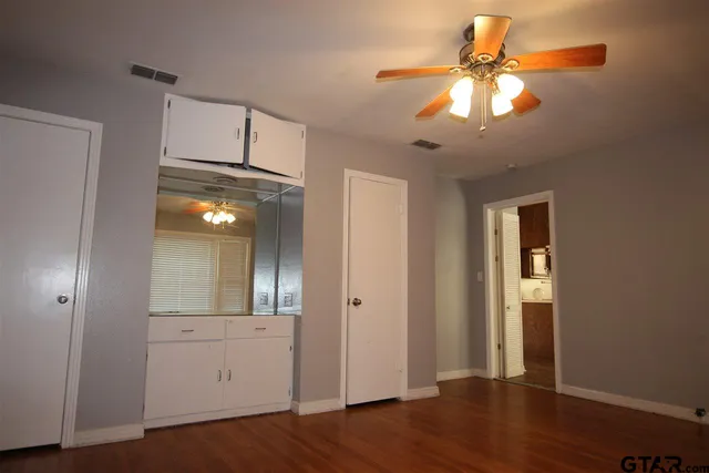 $1,595 | 427 East 5th Street, Tyler, TX 75701