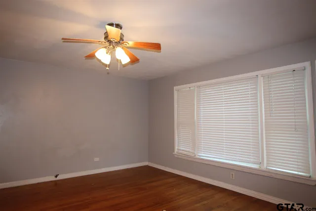 $1,595 | 427 East 5th Street, Tyler, TX 75701