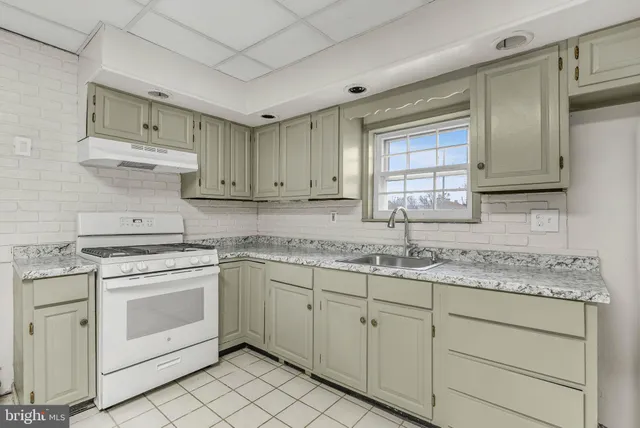 $250,000 | 300 East Baltimore Avenue, Clifton Heights, PA 19018