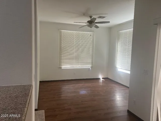 $1,800 | 206 East Lawrence Boulevard, Unit 124, Avondale, AZ 85323