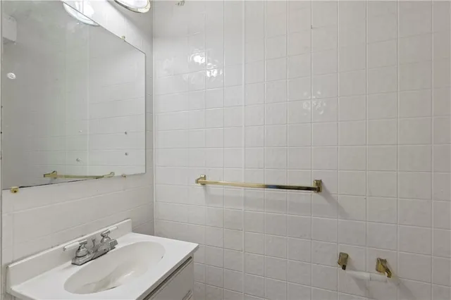 $122,500 | 143 MacBeth Drive, New Kensington, PA 15068