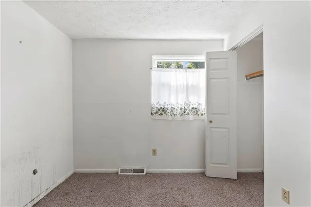 $122,500 | 143 MacBeth Drive, New Kensington, PA 15068