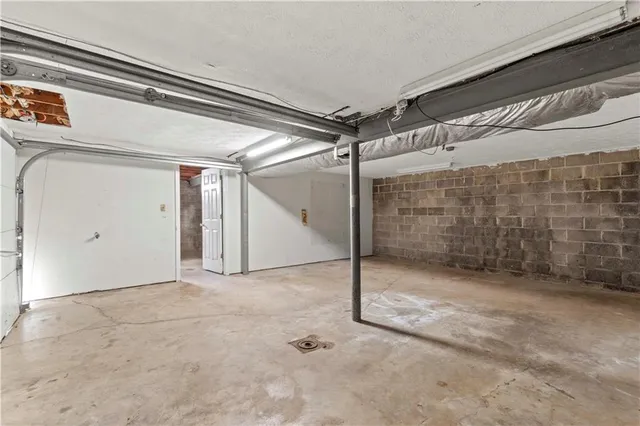 $122,500 | 143 MacBeth Drive, New Kensington, PA 15068