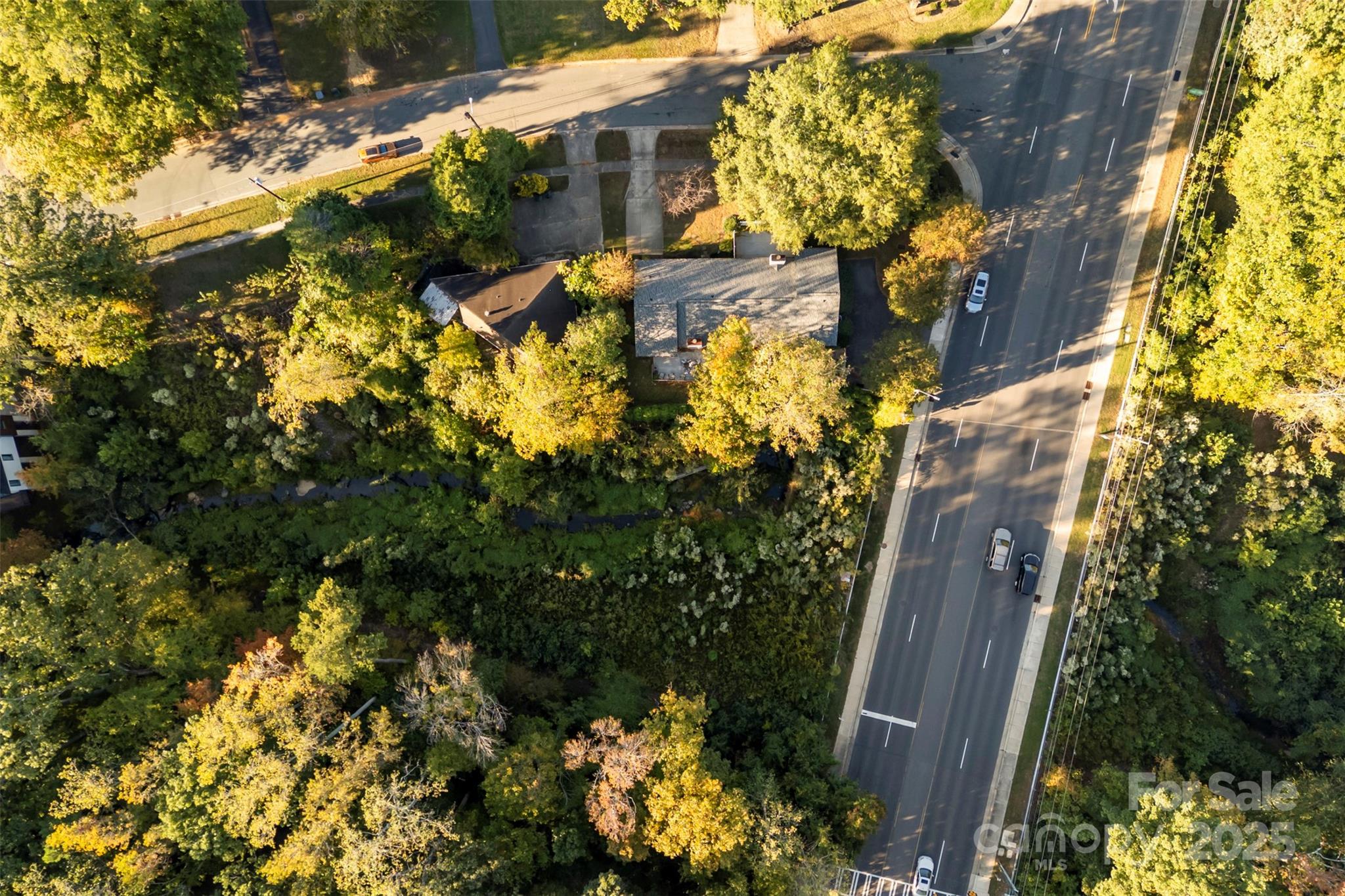 2836 Huntingtowne Farms Lane Charlotte, NC 28210 - Photo 32 of 38 a view of a flower in a garden
