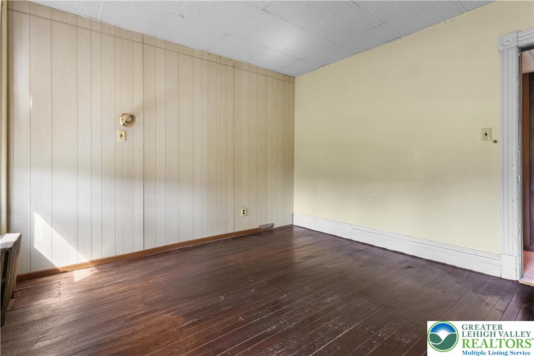 325 West Center Street Nazareth, PA 18064 - Photo 17 of 44