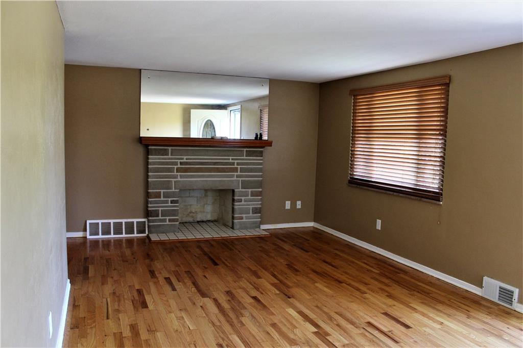 5166 Grove Road Pittsburgh, PA 15236 - Photo 3 of 9 Gallery Image 3