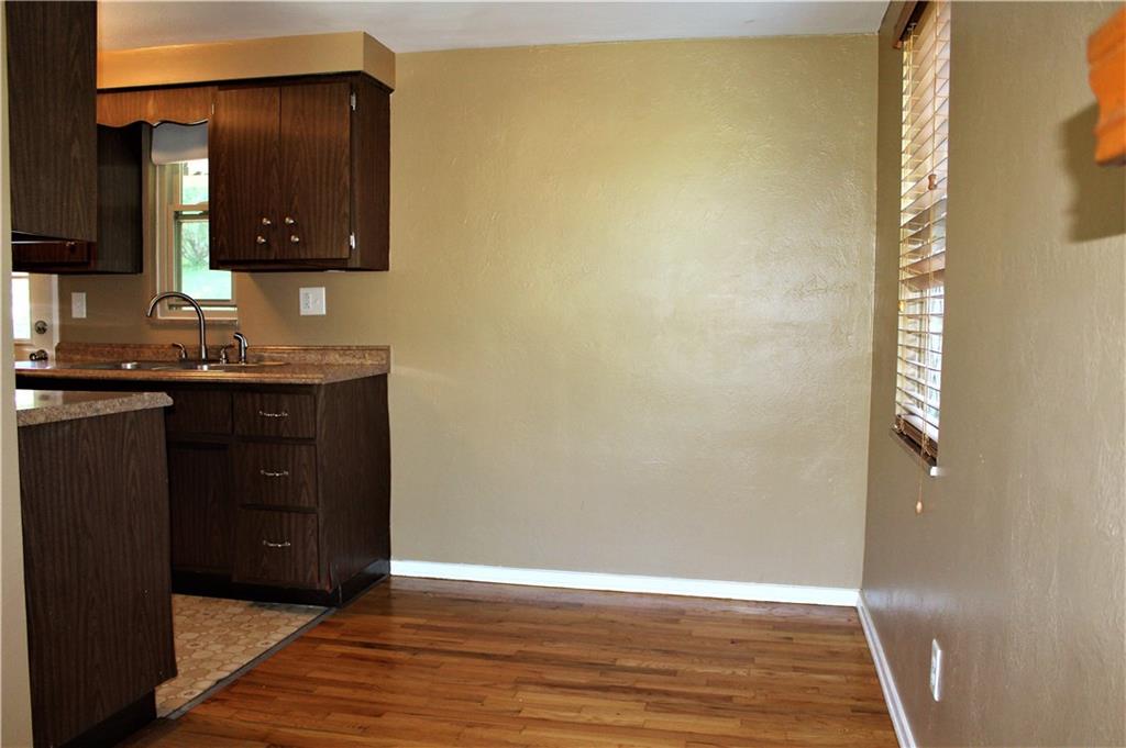 5166 Grove Road Pittsburgh, PA 15236 - Photo 4 of 9 Gallery Image 4