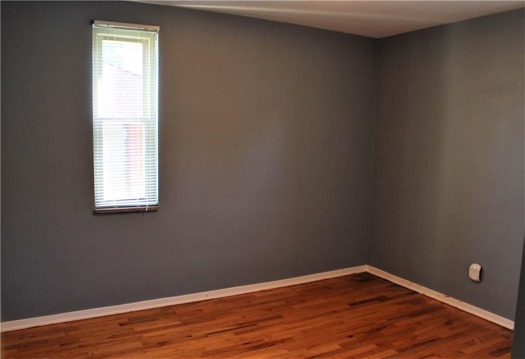 5166 Grove Road Pittsburgh, PA 15236 - Photo 6 of 9 Gallery Image 6