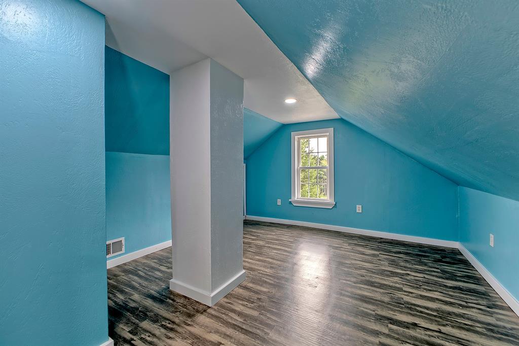 805 Meadowbrook Road Trafford, PA 15085 - Photo 19 of 27 Upper level bedroom