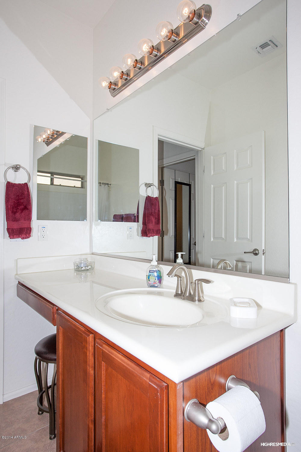 948 East Randy Street Avondale, AZ 85323 - Photo 18 of 22 Guest Bathroom