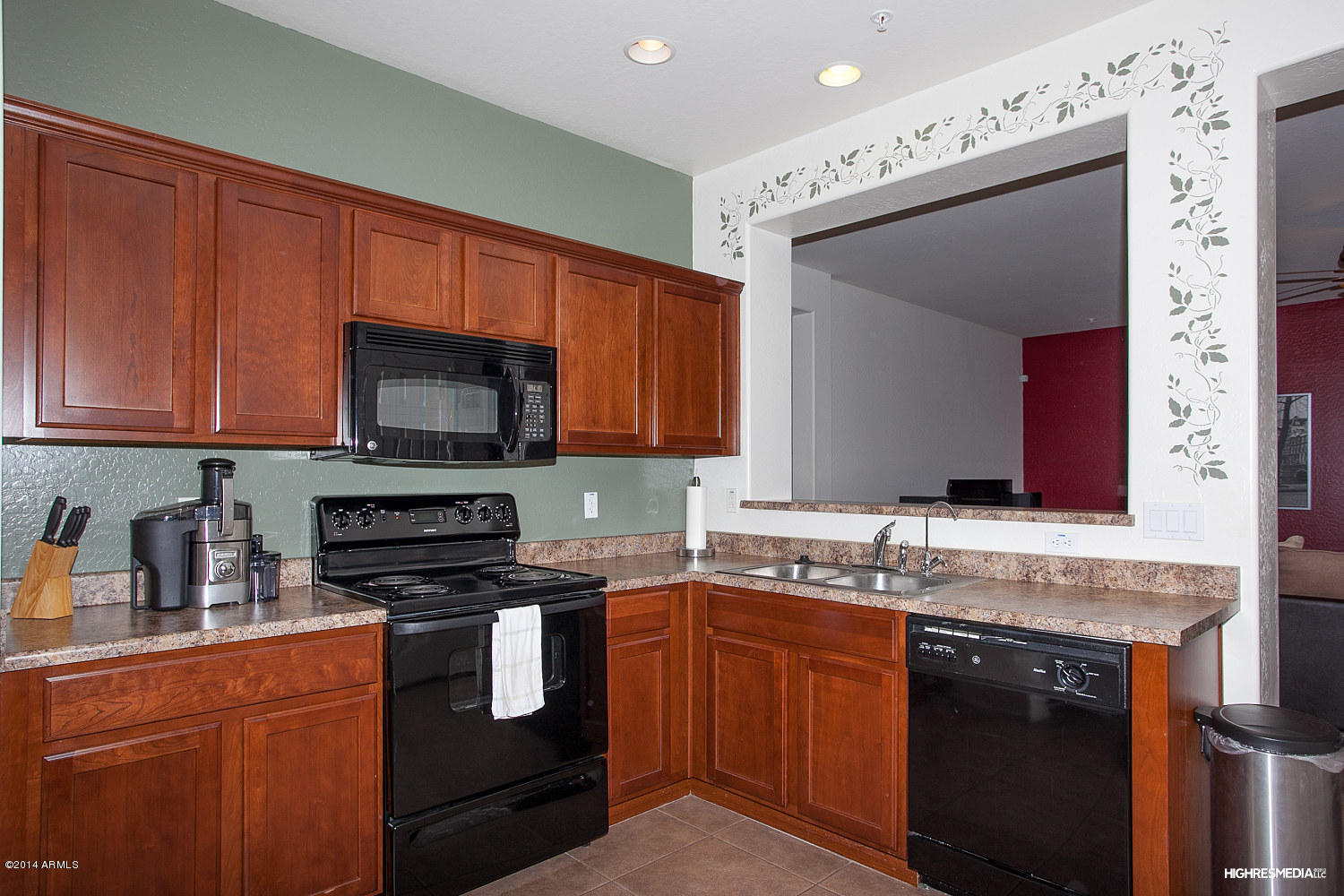 948 East Randy Street Avondale, AZ 85323 - Photo 2 of 22 Kitchen