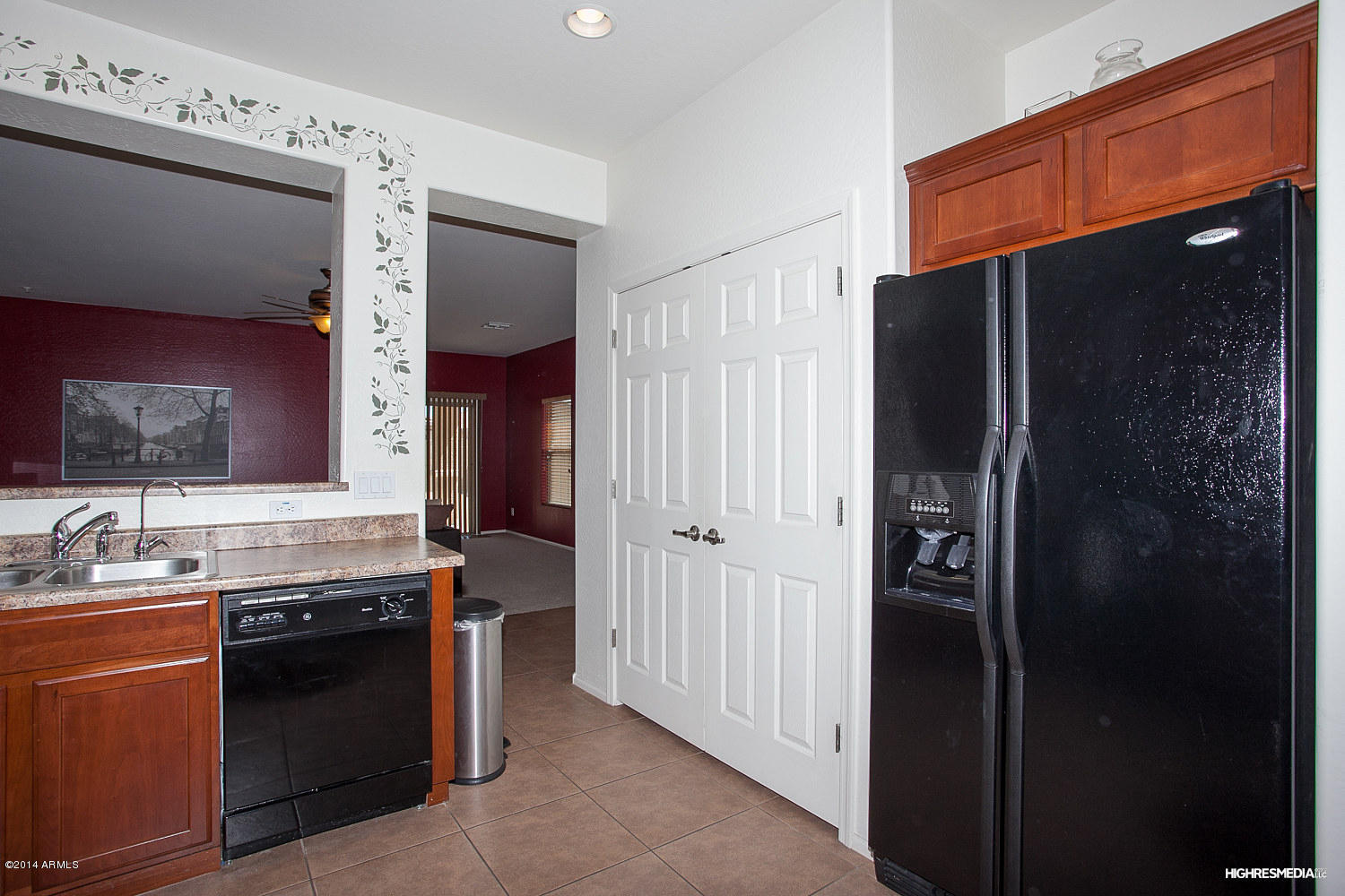 948 East Randy Street Avondale, AZ 85323 - Photo 4 of 22 Kitchen