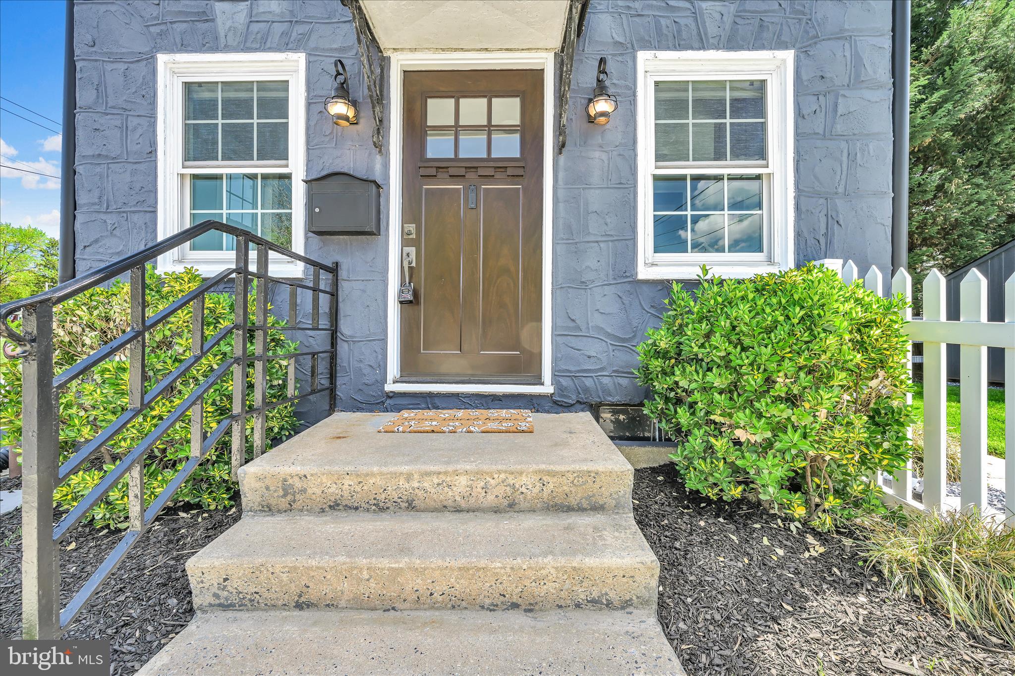 560 Columbia Avenue Reading, PA 19608 - Photo 7 of 38 Entrance