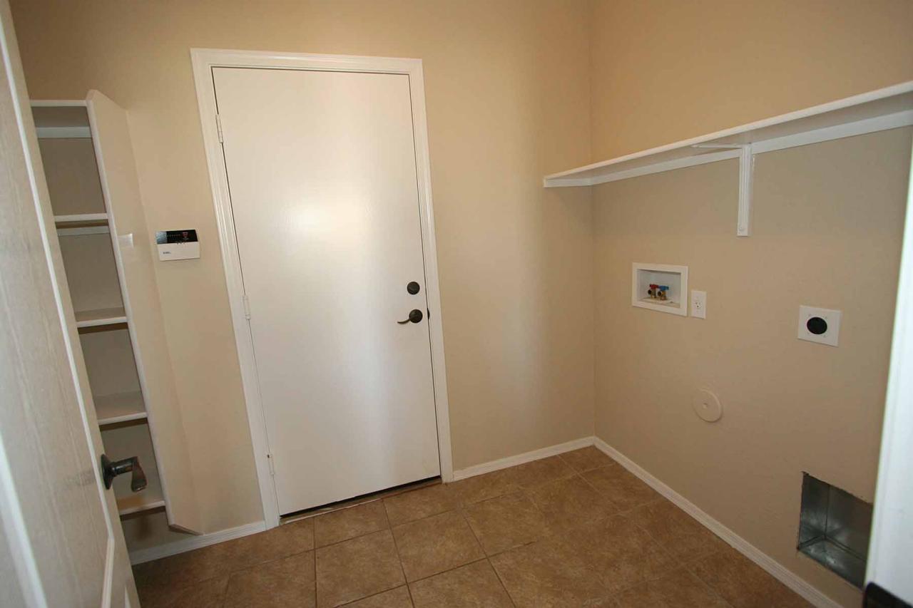 408 East Shawnee Road San Tan Valley, AZ 85143 - Photo 15 of 46 Laundry room