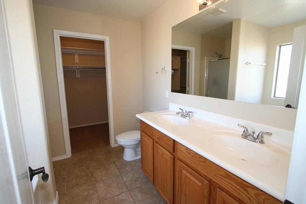 408 East Shawnee Road San Tan Valley, AZ 85143 - Photo 28 of 46 Master bath