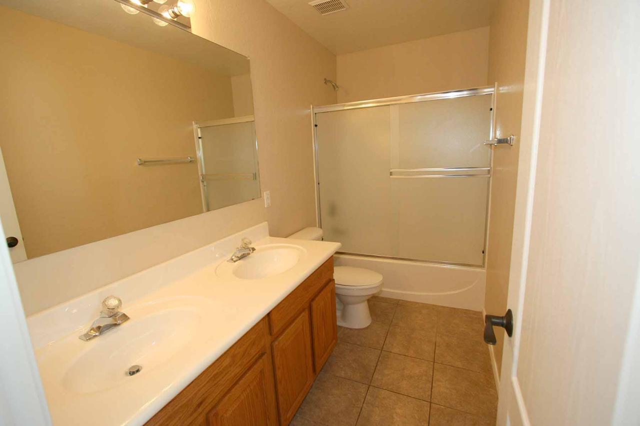 408 East Shawnee Road San Tan Valley, AZ 85143 - Photo 7 of 46 Bath 2