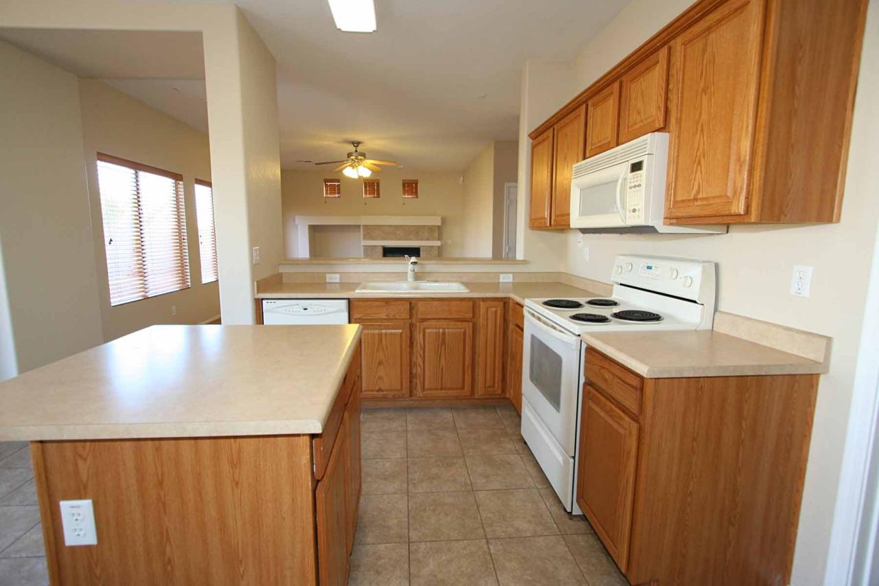 408 East Shawnee Road San Tan Valley, AZ 85143 - Photo 8 of 46 Kitchen