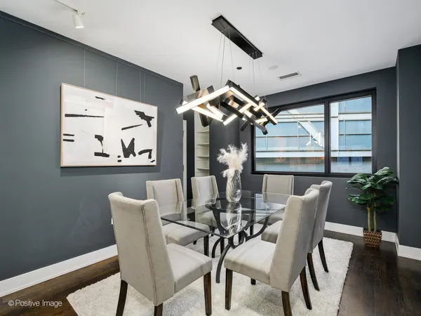 $925,000 | 668 North Kingsbury Street, Unit 406, Chicago, IL 60654