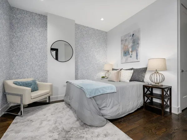 $925,000 | 668 North Kingsbury Street, Unit 406, Chicago, IL 60654