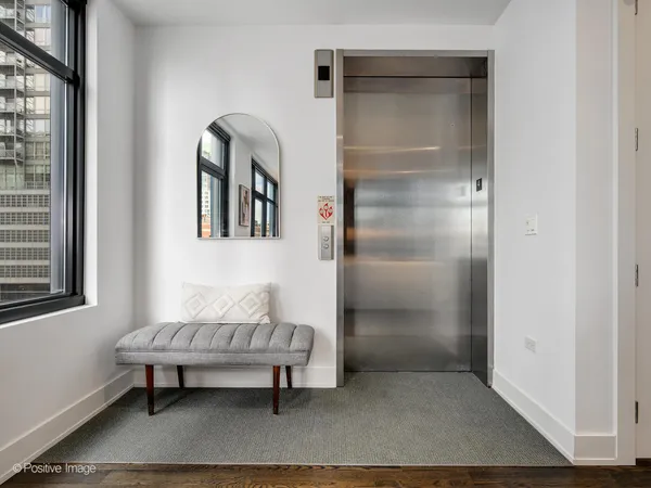 $925,000 | 668 North Kingsbury Street, Unit 406, Chicago, IL 60654
