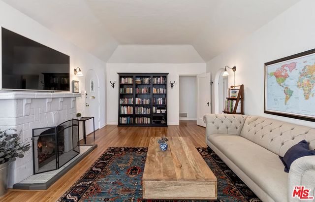 $2,450,000 | 2507 California Avenue, Santa Monica, CA 90403