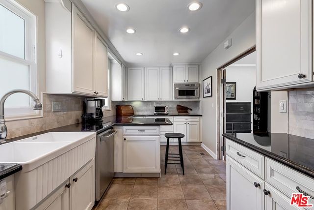 $2,450,000 | 2507 California Avenue, Santa Monica, CA 90403