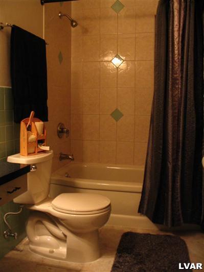 3166 Shakespeare Road Bethlehem, PA 18017 - Photo 11 of 15 Main Bathroom