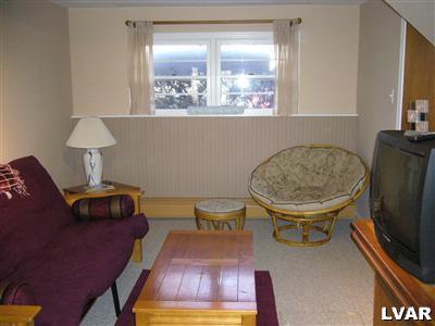 3166 Shakespeare Road Bethlehem, PA 18017 - Photo 12 of 15 Family room