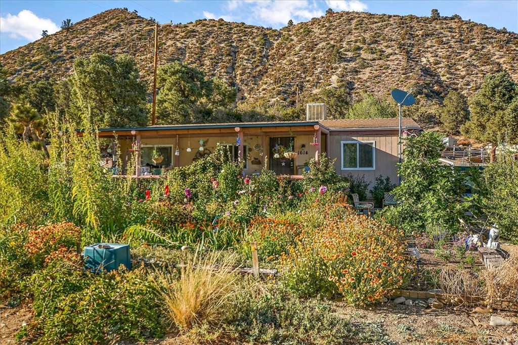 1614 Desert Front Road Pinon Hills, CA 92372 - Photo 2 of 24