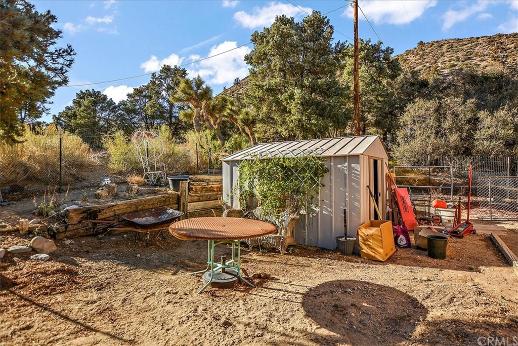 1614 Desert Front Road Pinon Hills, CA 92372 - Photo 22 of 24
