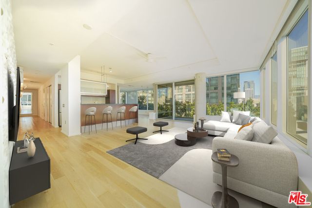 $859,000 | 1155 South Grand Avenue, Unit 817, Los Angeles, CA 90015