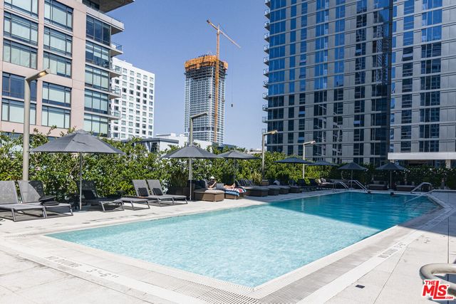 $859,000 | 1155 South Grand Avenue, Unit 817, Los Angeles, CA 90015