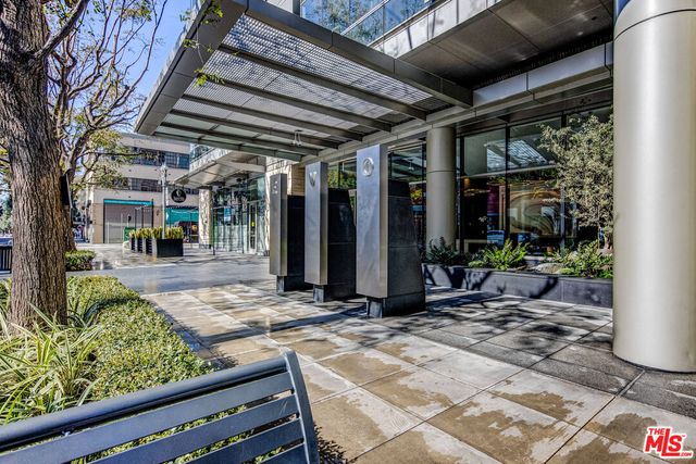 $859,000 | 1155 South Grand Avenue, Unit 817, Los Angeles, CA 90015